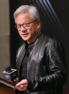 Генеральный директор NVIDIA Дженсен Хуанг на презентации комплекса ЦОД